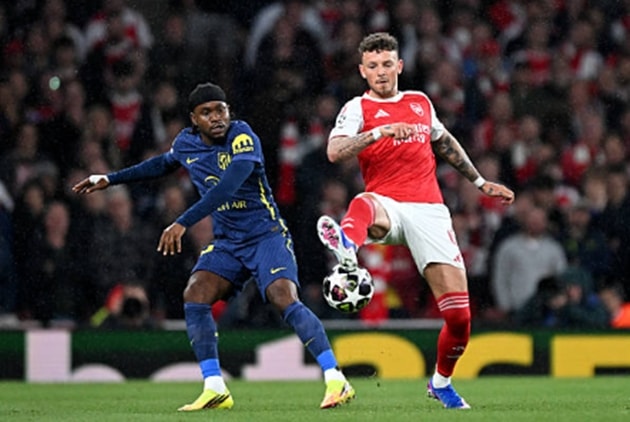 Ademola Lookman gặp khó khăn tại London