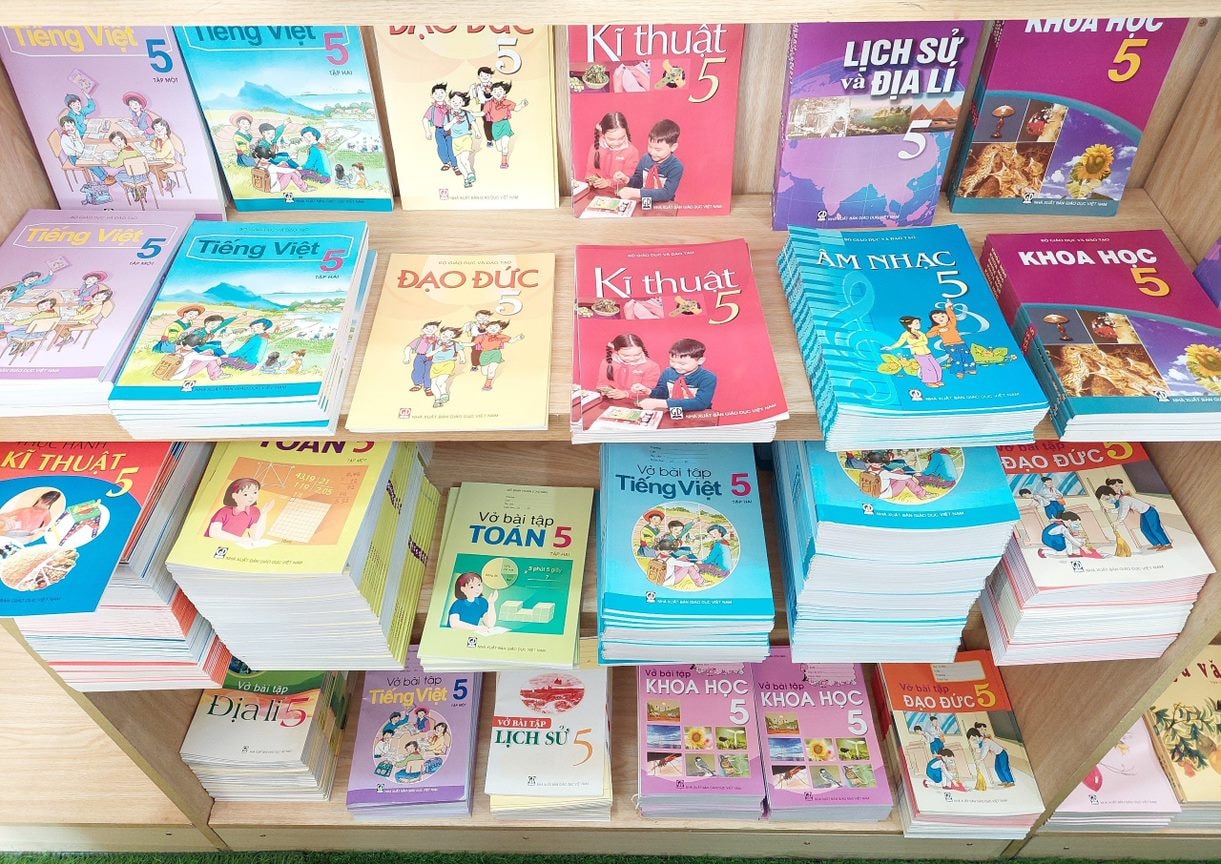 Giá sách giáo khoa Kết nối tri thức giảm 13,3%