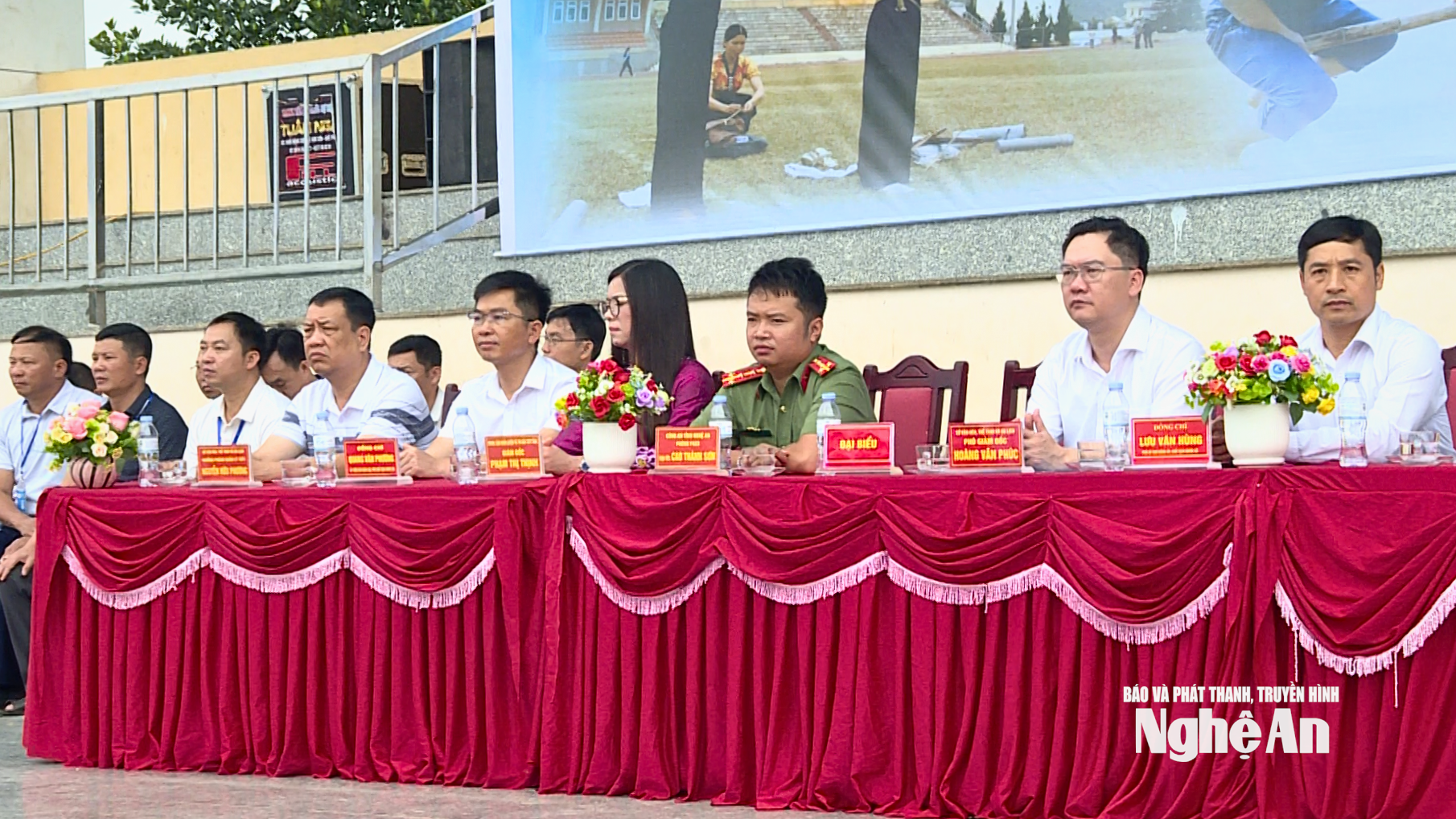 ới dự