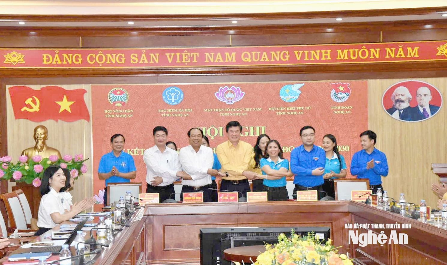 ký kết