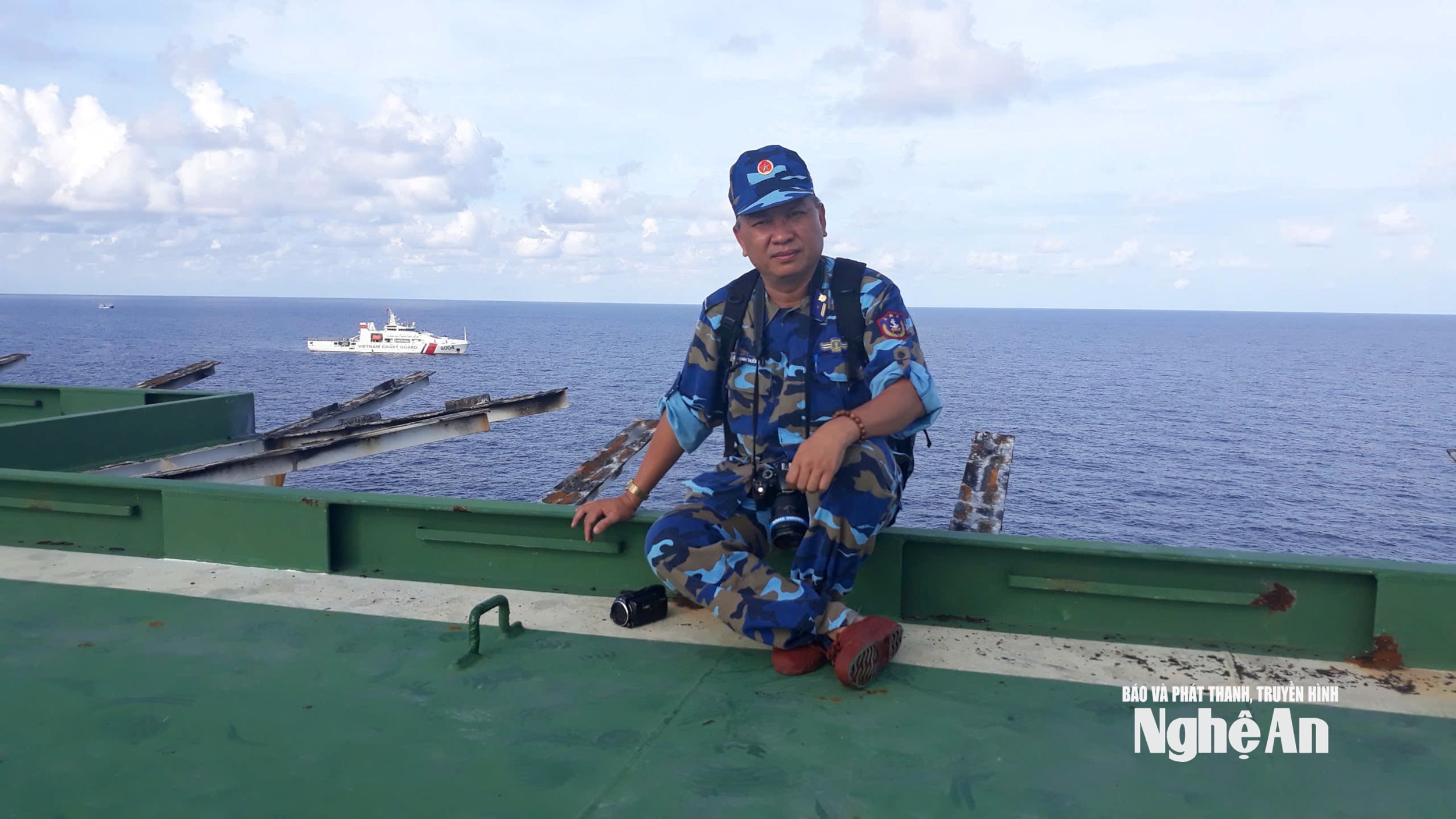Trung tá Lê Mạnh Thường trên tàu Cảnh sát biển Việt Nam