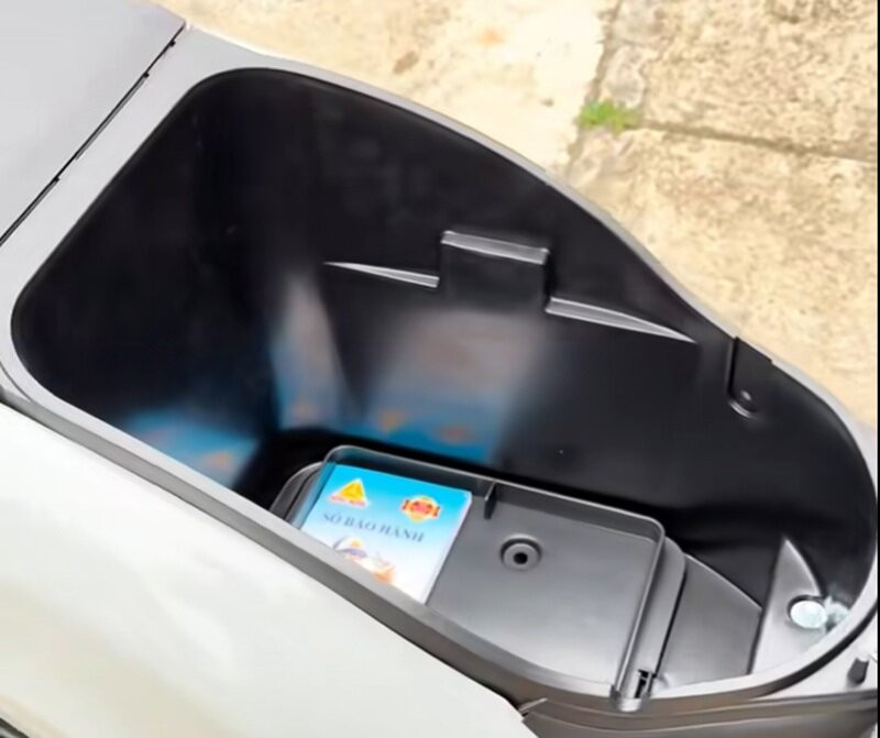 Cốp chứa đồ dưới yên xe Selex