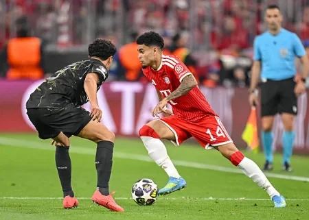Marquinhos chỉ huy hàng phòng ngự PSG đứng vững trước sức ép từ Bayern Munich