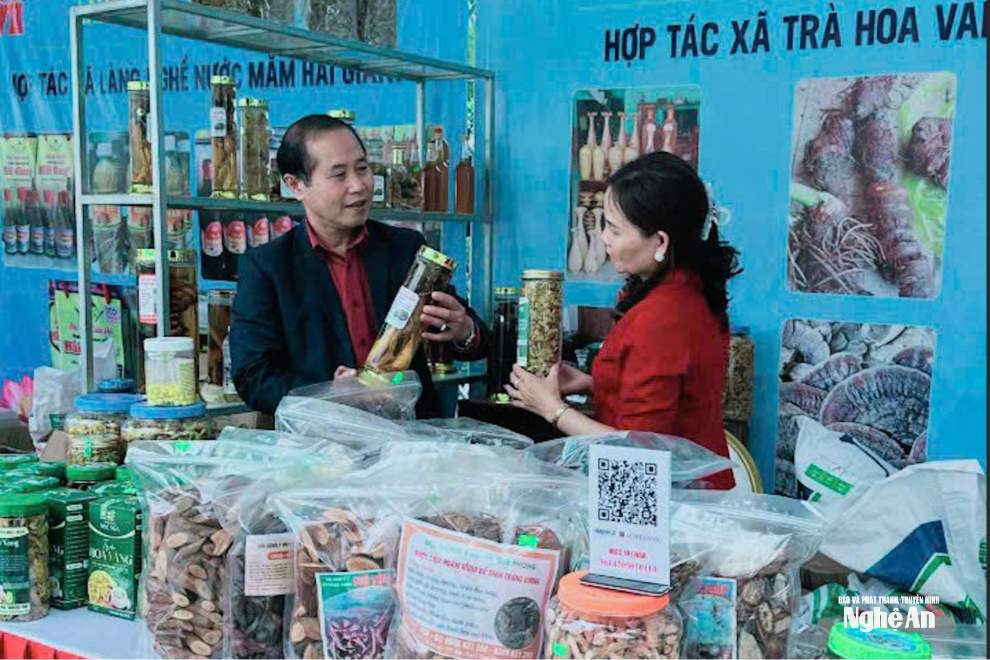 ba-mac-thi-nga-gioi-thieu-cac-san-pham-cua-htx-voi-lanh-dao-lien-minh-htx-tinh.png