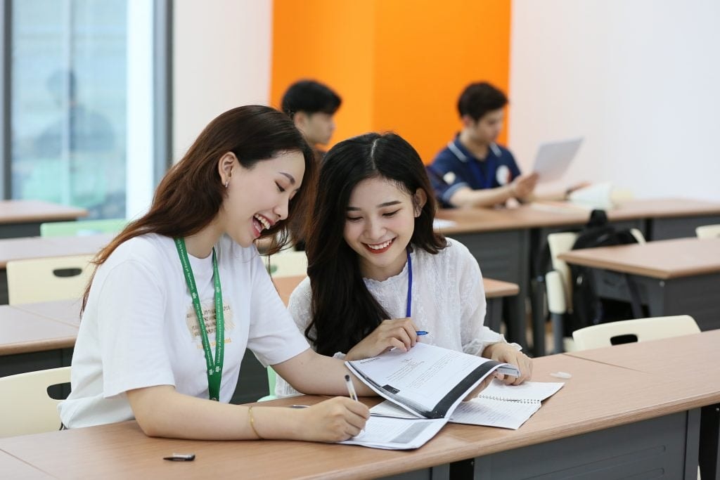 Học bổng 5,5 triệu/tháng cho sinh viên ngành mũi nhọn