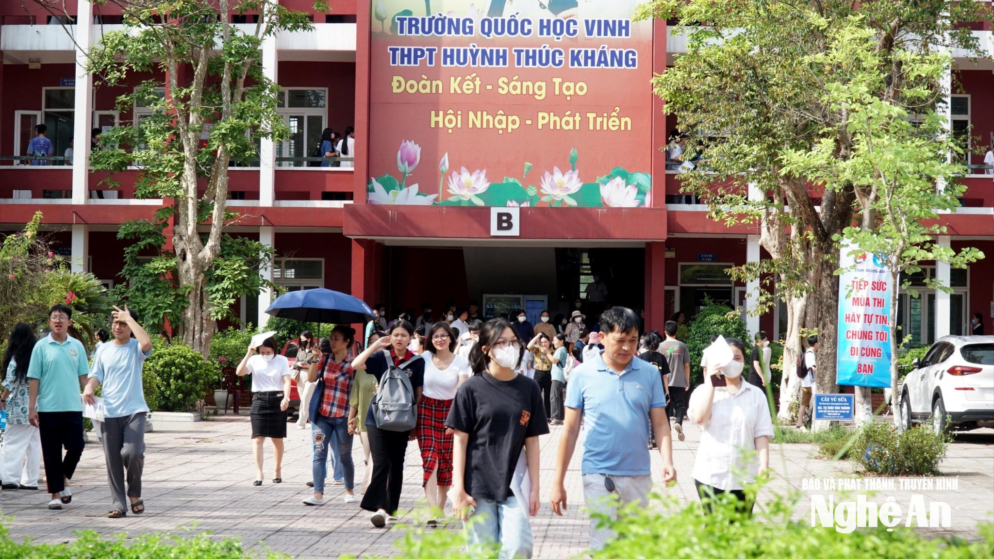 i-hoi-dong-thi-truong-thpt-huynh-thuc-khang-nam-nay-gan-39000-thi-sinh-se-tham-du-ky-thi-tai-69-hoi-dong-thi-anh-my-ha-7583.jpeg