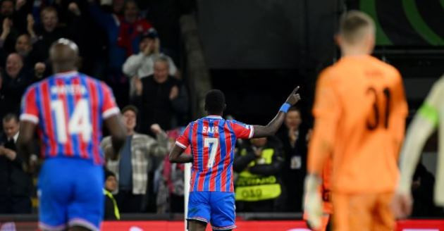 Các cầu thủ Crystal Palace ăn mừng tấm vé lịch sử vào chung kết Europa Conference League.