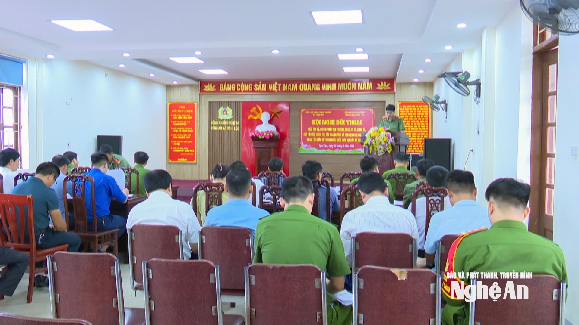Quang cảnh hội nghị đối thoại