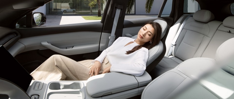 Ghế ngồi không trọng lực trên ô tô hiện đại giúp tăng cường sự thoải mái.