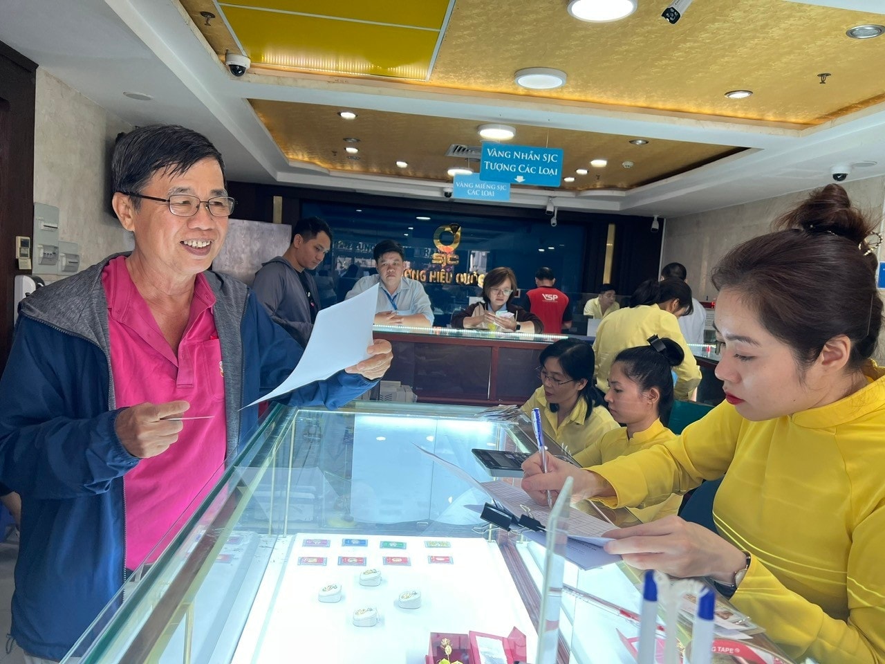 Giá vàng hôm nay 11/5/2026: Bảng giá vàng SJC, nhẫn 9999, vàng thế giới