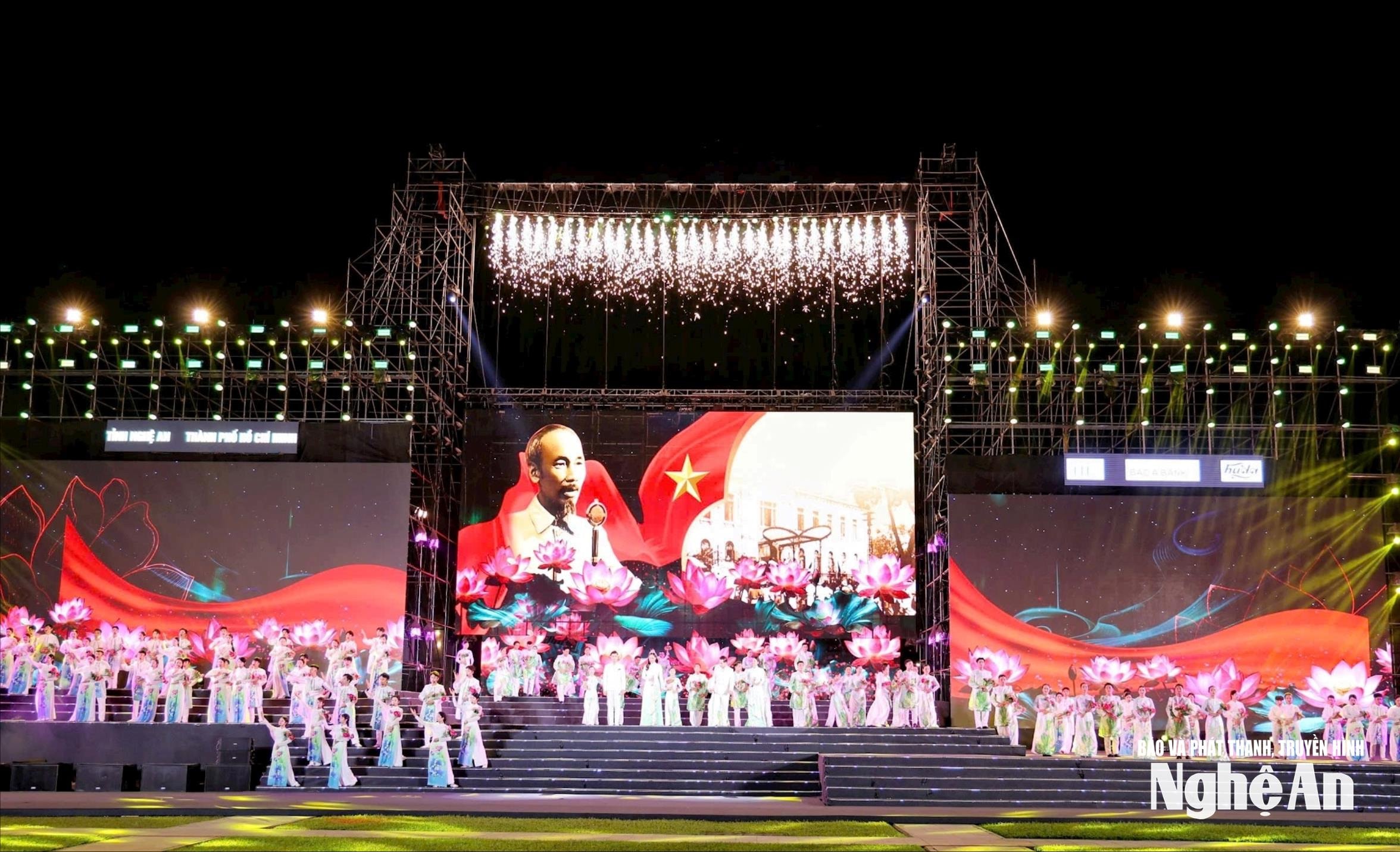 chuong-trinh-be-mac-le-hoi-lang-sen-nam-2025.-anh-duc-anh.jpg