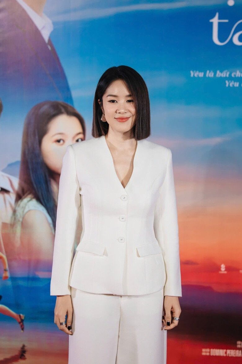 Diễn viên Lê Phương với diện mạo mới tại sự kiện.