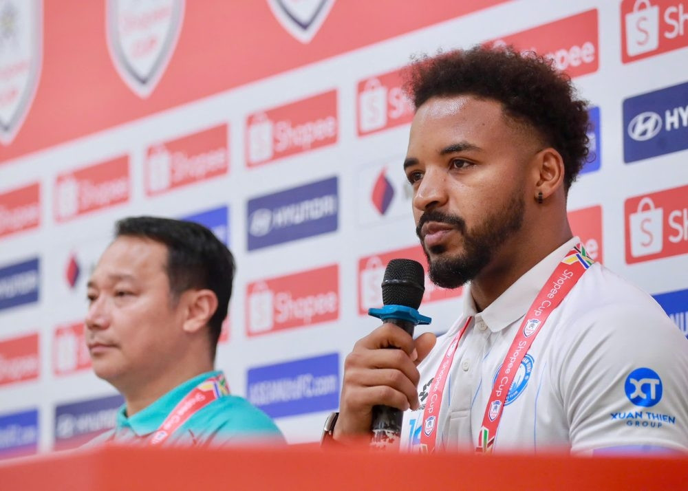 Tiền đạo Xuân Son trong buổi tập chuẩn bị cho trận tái đấu với Selangor FC