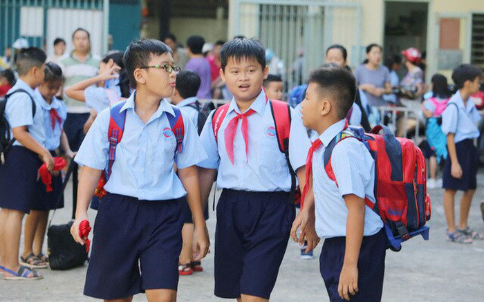 Bãi bỏ nhiều thủ tục hành chính về chuyển trường