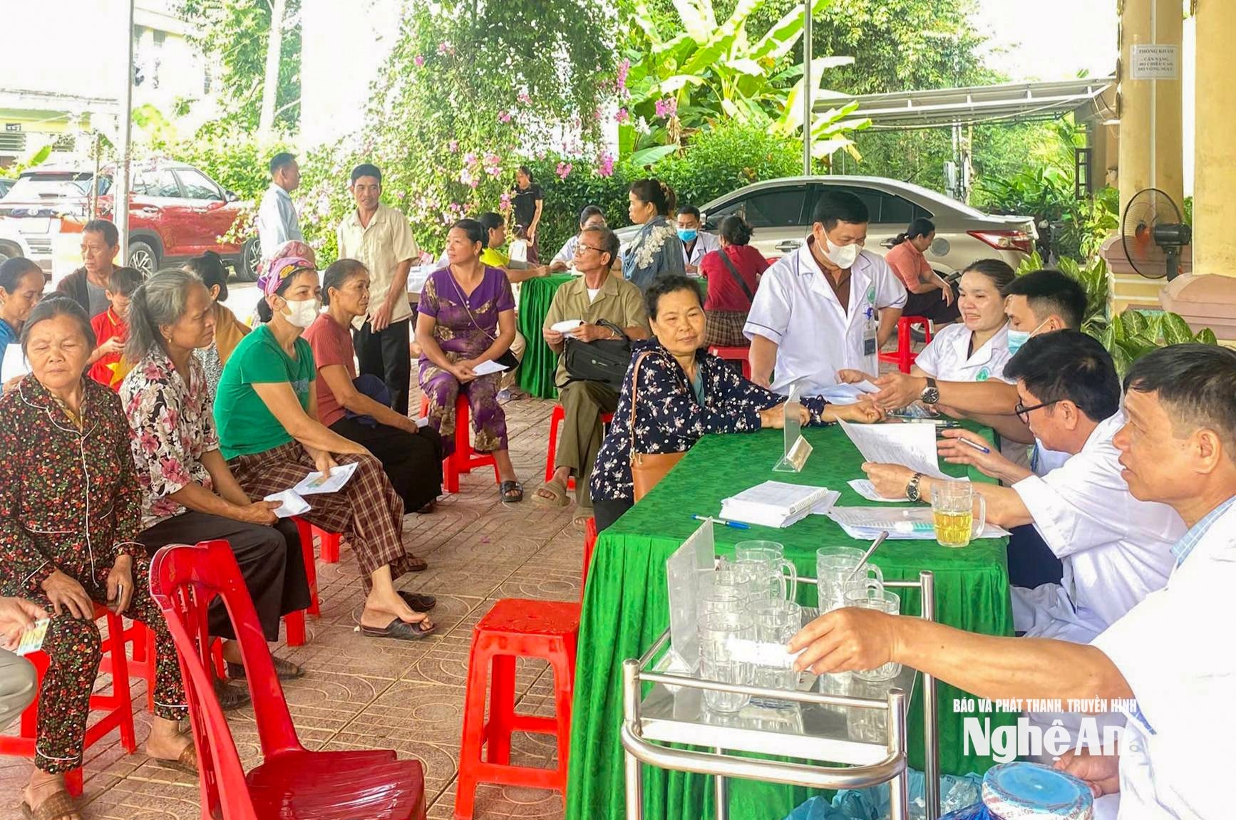 Bệnh viên Nội tiết Nghệ An khám sàng lọc bệnh lý cho người dân xã Tiền Phong