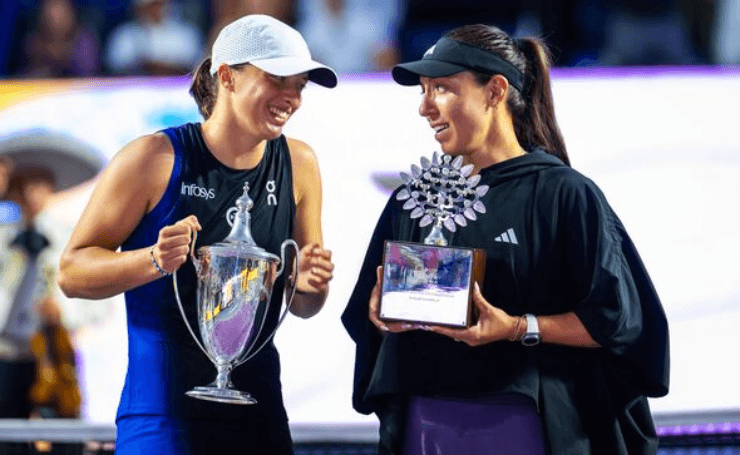 Iga Swiatek và Jessica Pegula tại tứ kết Rome Open