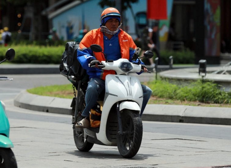 Tài xế công nghệ sử dụng xe máy điện với tần suất cao trong đô thị