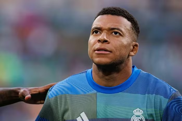 Mbappe bỏ tập trước El Clasico vì bị đẩy lên ghế dự bị