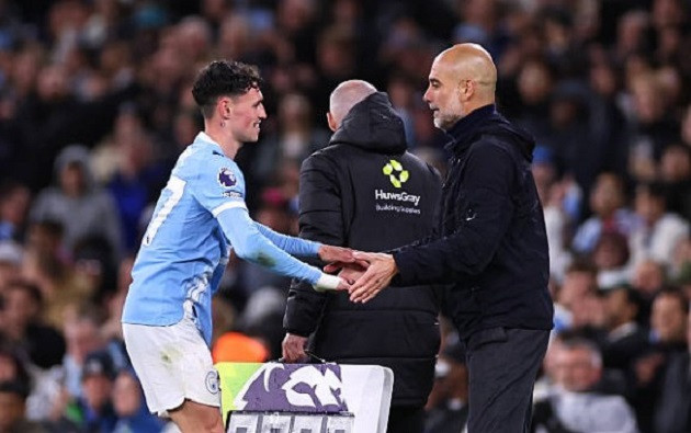 Các cầu thủ Man City ăn mừng sau chiến thắng trước Palace tại Ngoại hạng Anh.