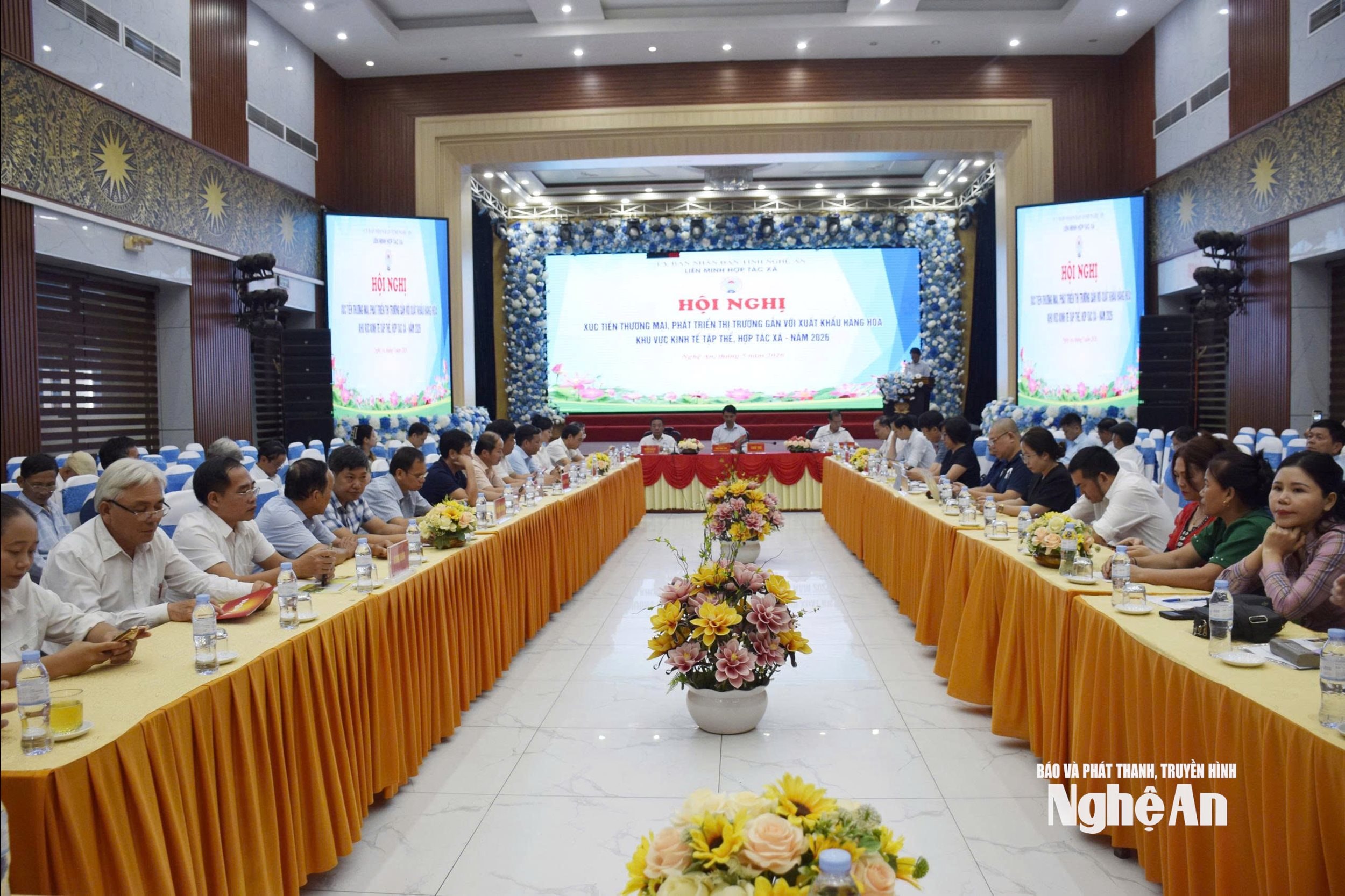 Quang cảnh hội nghị. Ảnh: TN