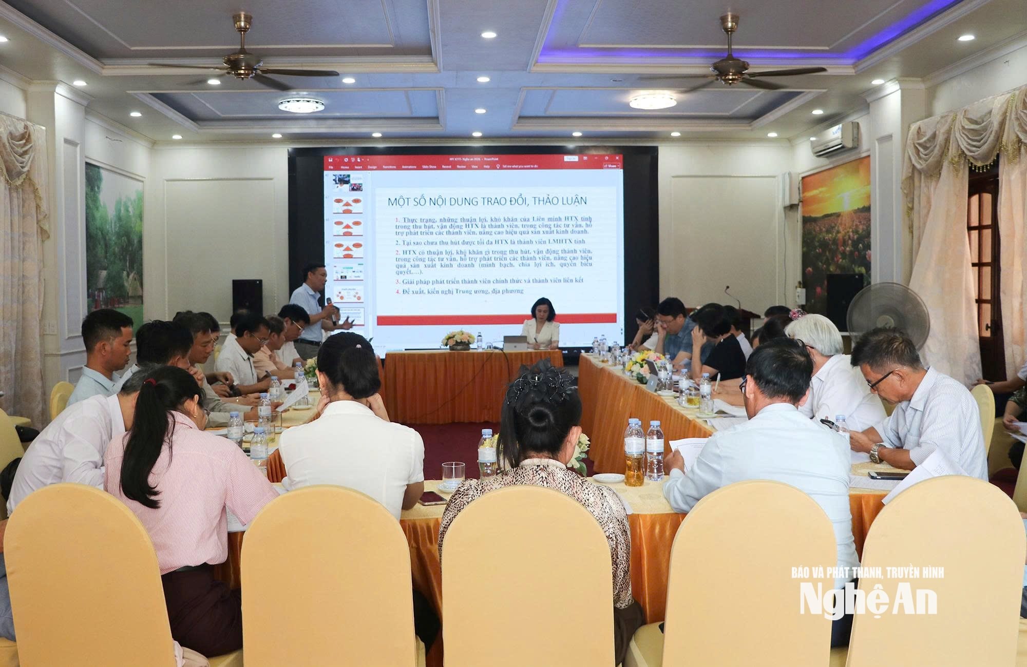 Quang cảnh hội thảo