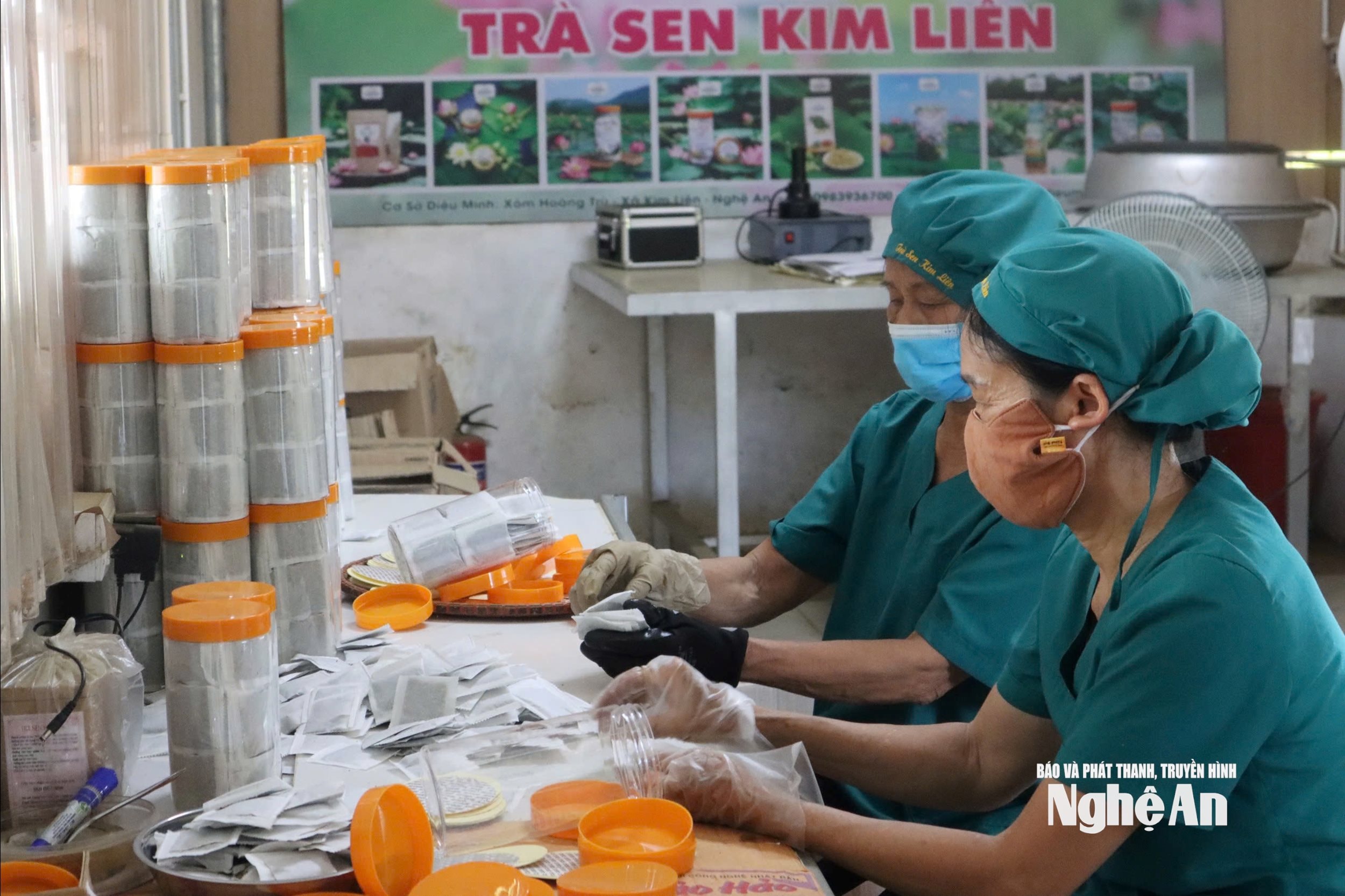 Quy trình đóng gói trà sen Kim Liên