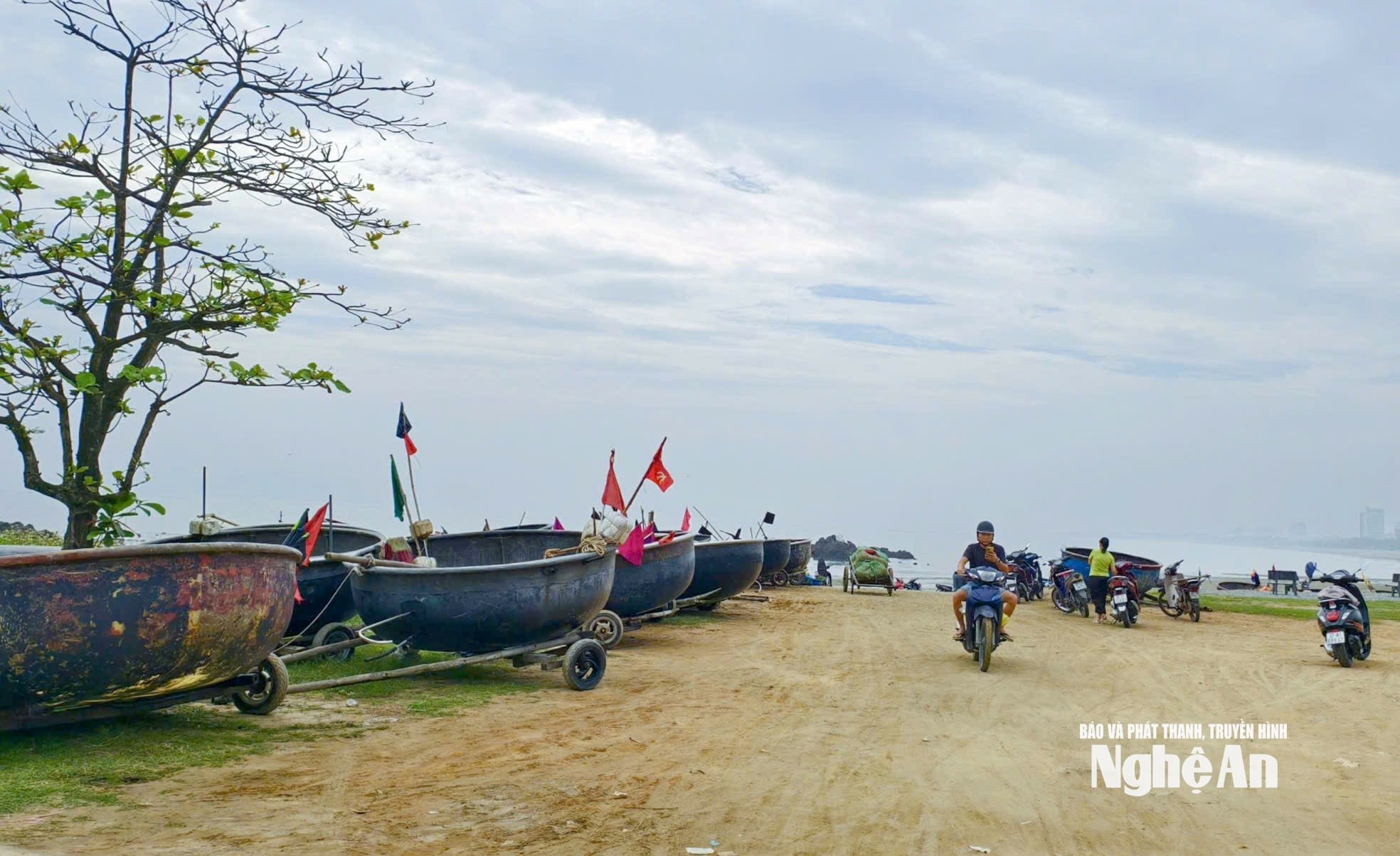 Trh s košovými loděmi. Foto: Diep Thanh28
