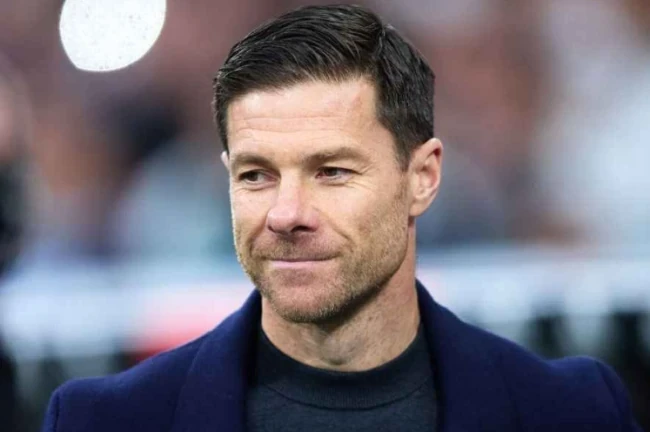 Xabi Alonso chính thức ký hợp đồng dẫn dắt Chelsea trong thời hạn 4 năm.