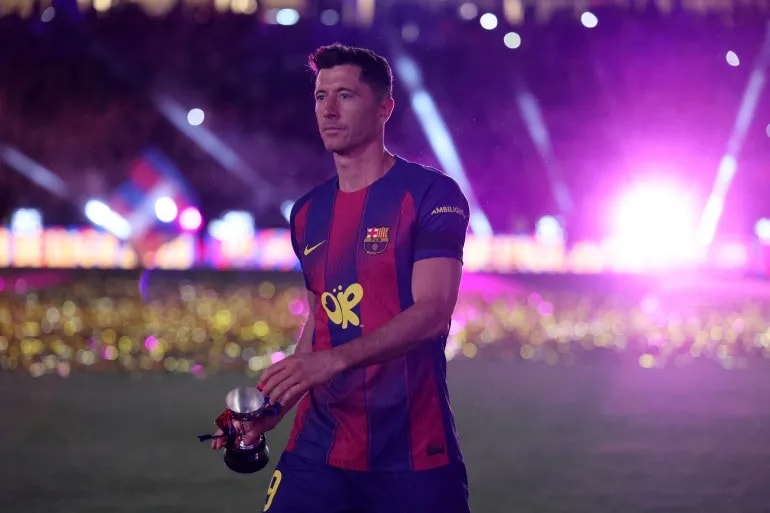 Robert Lewandowski chuẩn bị chia tay Barcelona sau chuỗi thành tích ấn tượng.