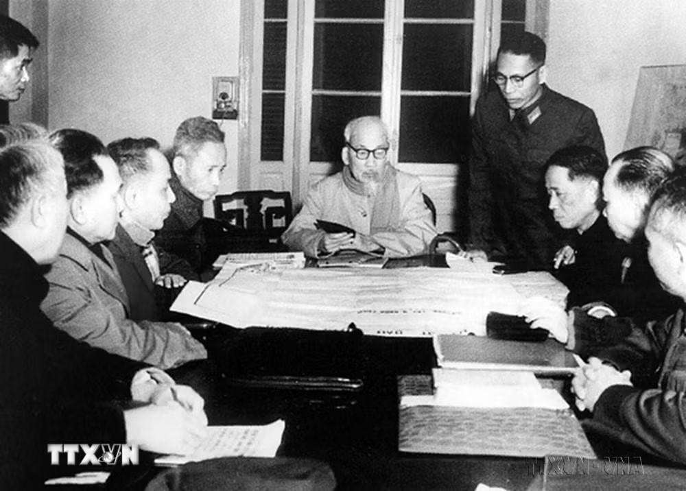 Ngày 28/12/1967, Bộ Chính trị họp phiên đặc biệt, thông qua Kế hoạch chiến lược năm 1968 ttxvn-bac-ho-2.jpg