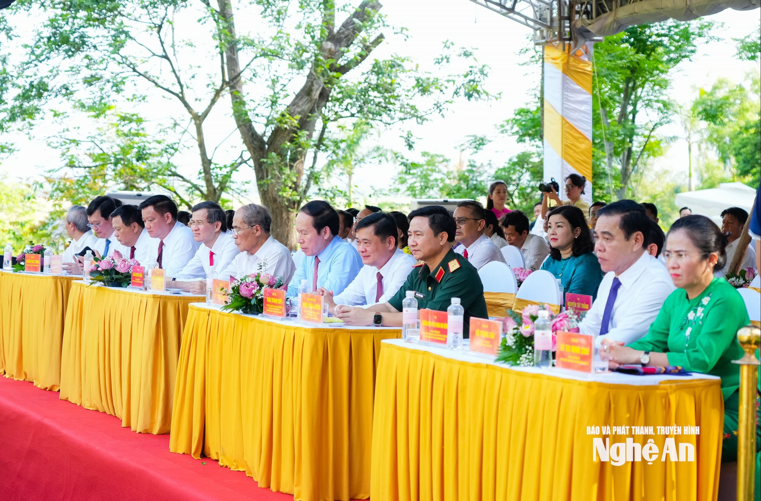  đại biểu
