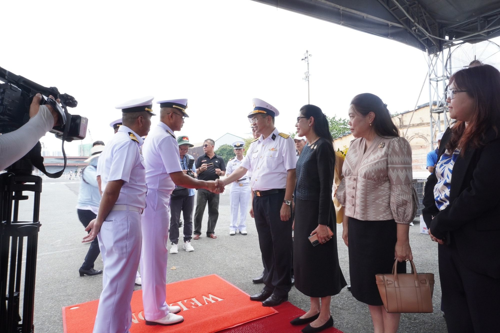 Tàu tuần tra HTMS Prachuap Khiri Khan của Hải quân Thái Lan thăm TP.HCM