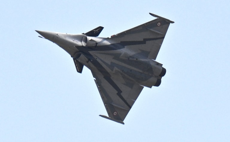 Dự án tiêm kích Rafale của Pháp đối mặt với khó khăn khi UAE rút vốn