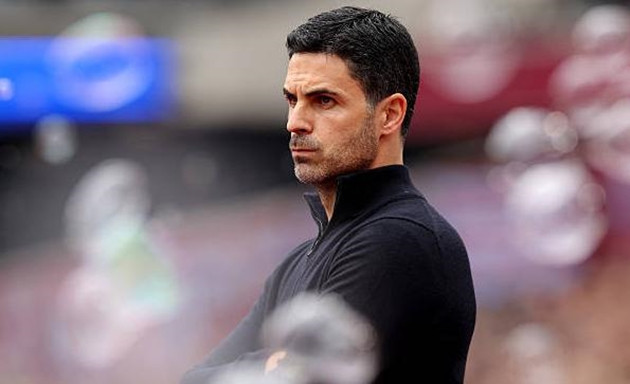 Thầy trò Mikel Arteta đang đứng trước cơ hội vô địch Ngoại hạng Anh sau 22 năm.