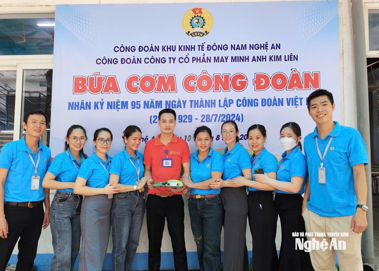 Công đoàn Nghệ An nhận bằng khen của Tổng LĐLĐ Ảnh CSCC4