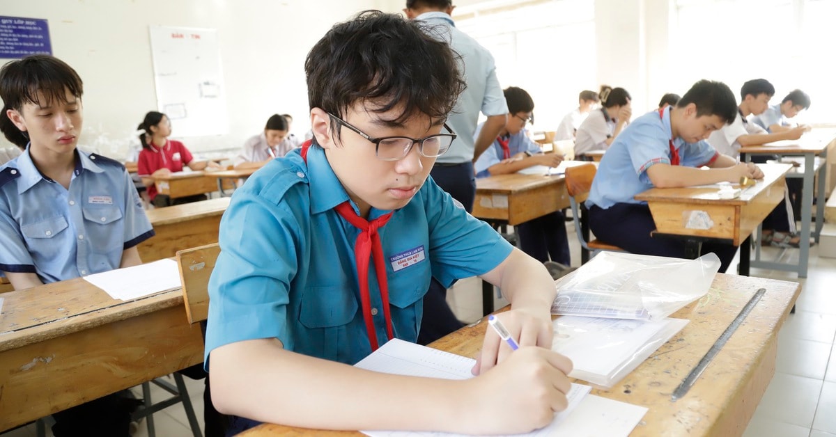TPHCM công bố 242 điểm thi lớp 10, đề thi giao sớm 1 ngày