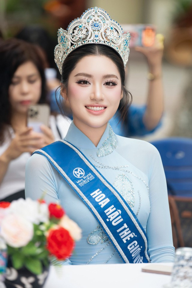 Chân dung Miss World Vietnam 2025 Phan Phương Oanh