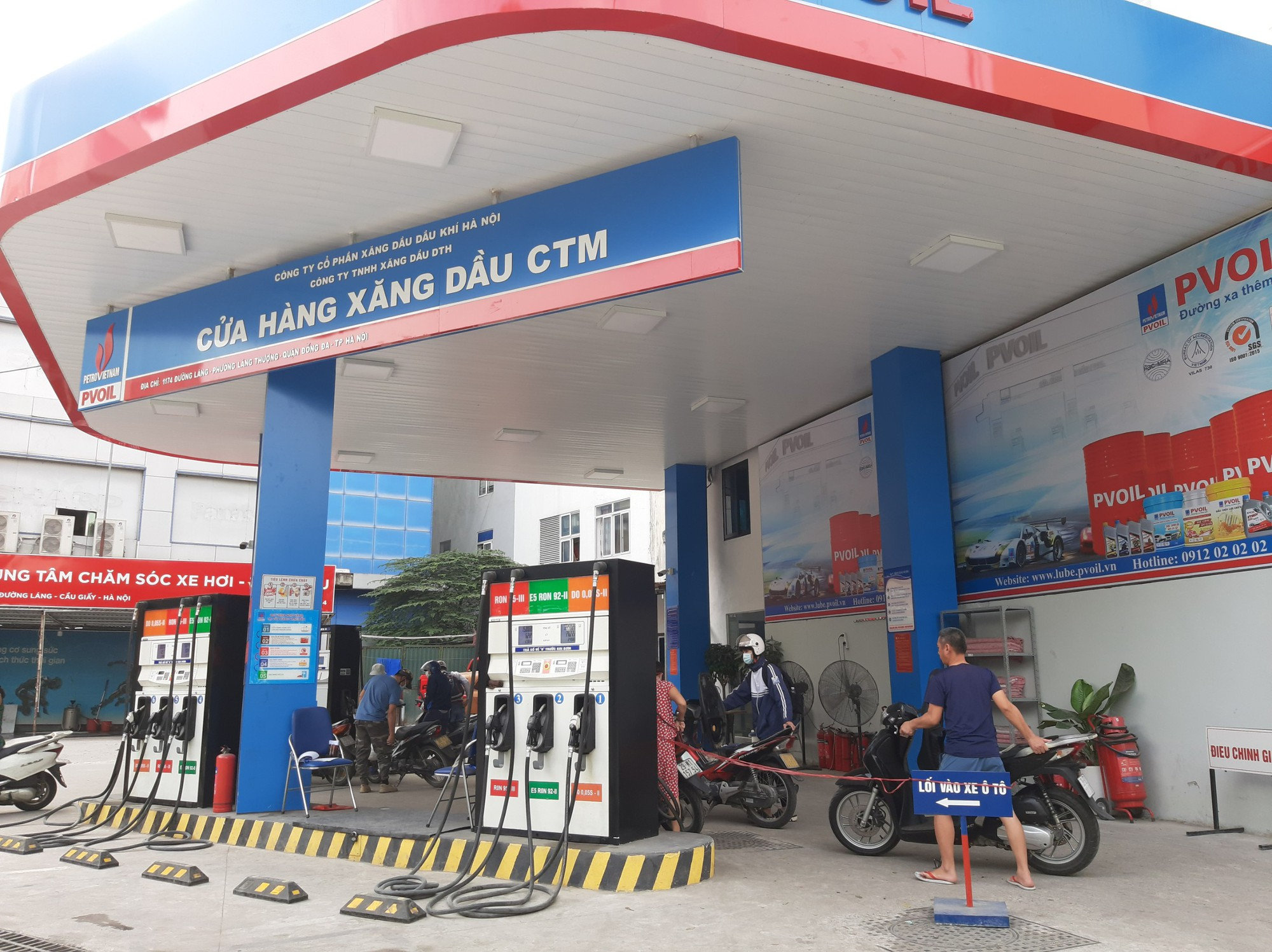 Giá xăng dầu điều chỉnh từ 15h, RON95 ở mức 25.549 đồng/lít