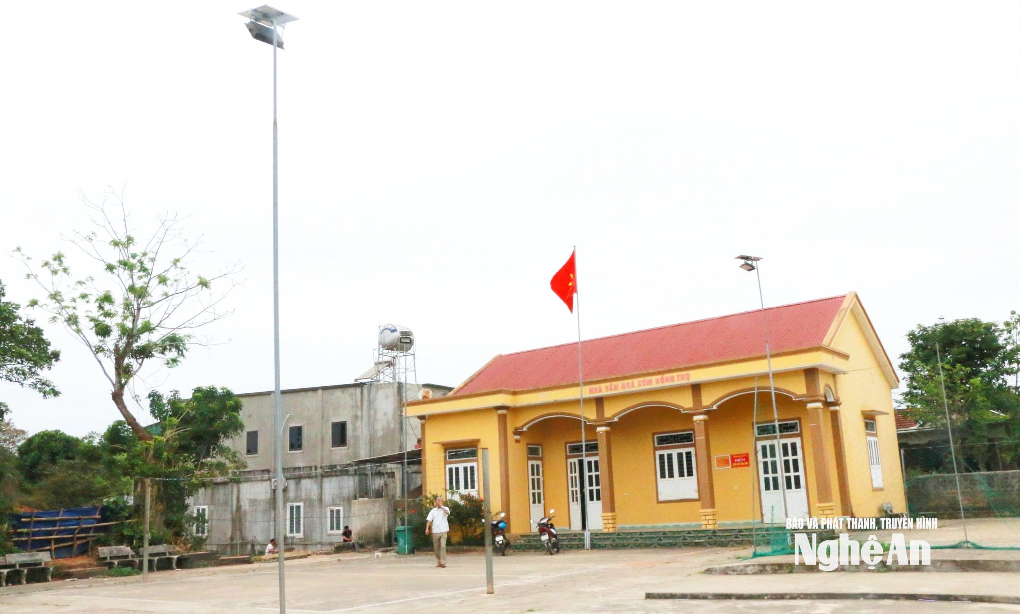 Khuôn viên nhà văn hoá xóm Hồng Thọ. Ảnh KL