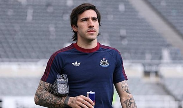 Sandro Tonali là mục tiêu chất lượng cho tuyến giữa của Manchester United.