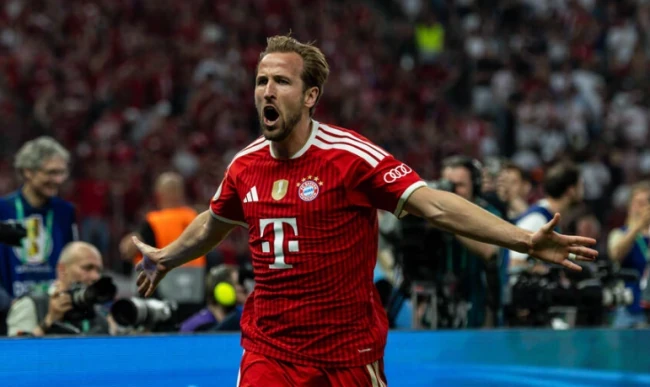 Harry Kane xuất sắc lập cú hattrick cho Bayern.