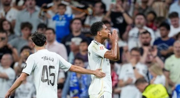 Jude Bellingham ăn mừng bàn thắng vào lưới Athletic Club