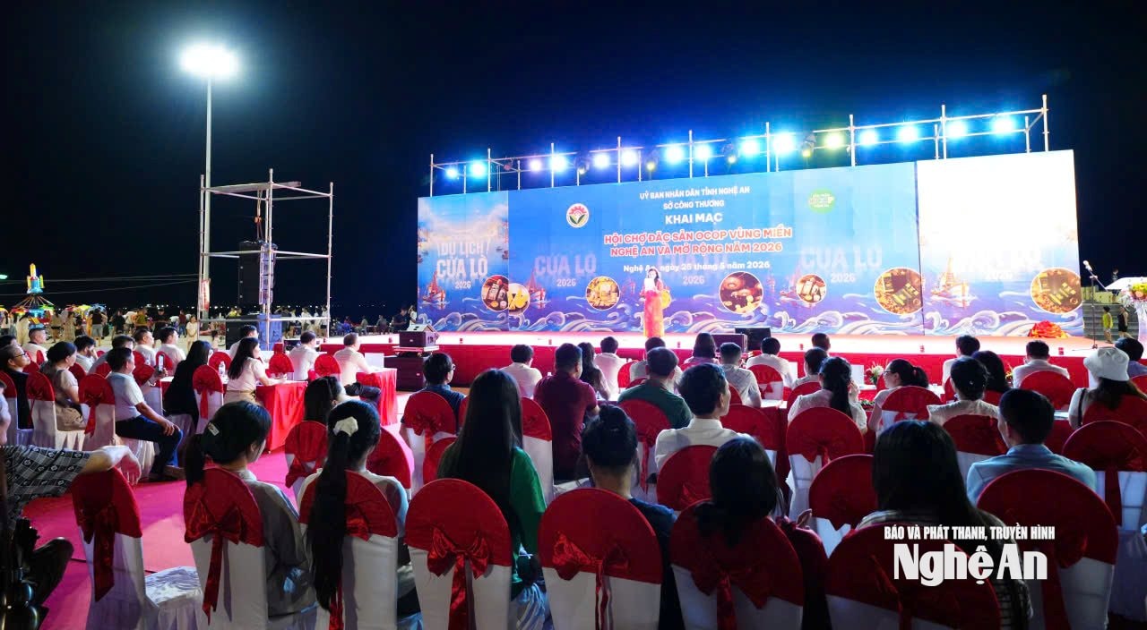 Quang cảnh lễ khai mạc hội chợ