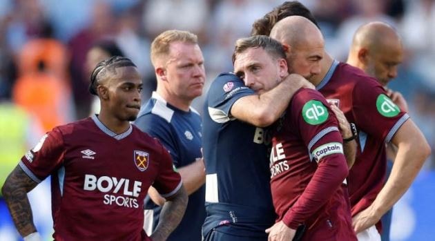 West Ham trải qua mùa bóng đáng quên tại Ngoại hạng Anh.
