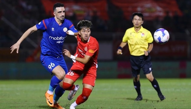 Khoa Ngô tỏa sáng tại V-League