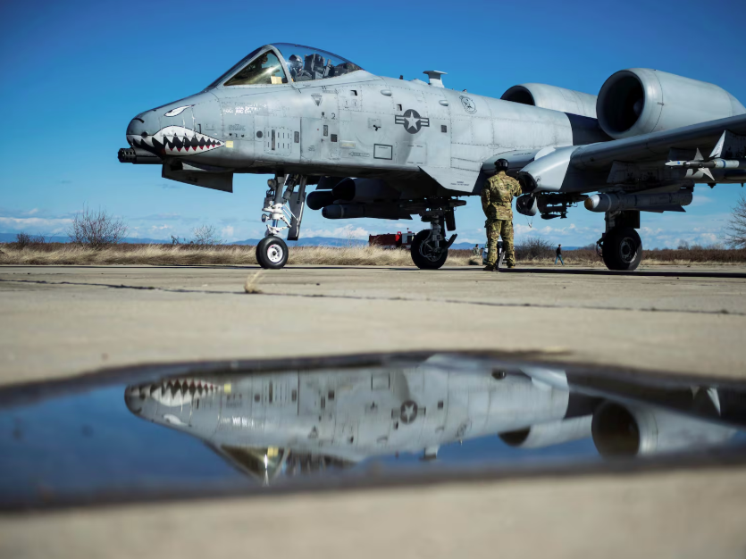 Máy bay cường kích A-10 Thunderbolt II của Không quân Mỹ trong một lần xuất kích năm 2016.