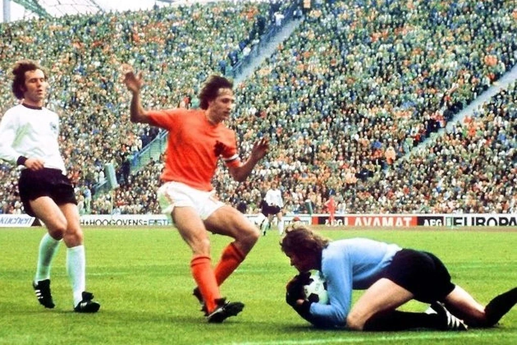 Johan Cruyff và thế hệ 1974 gục ngã trước ngưỡng cửa thiên đường.