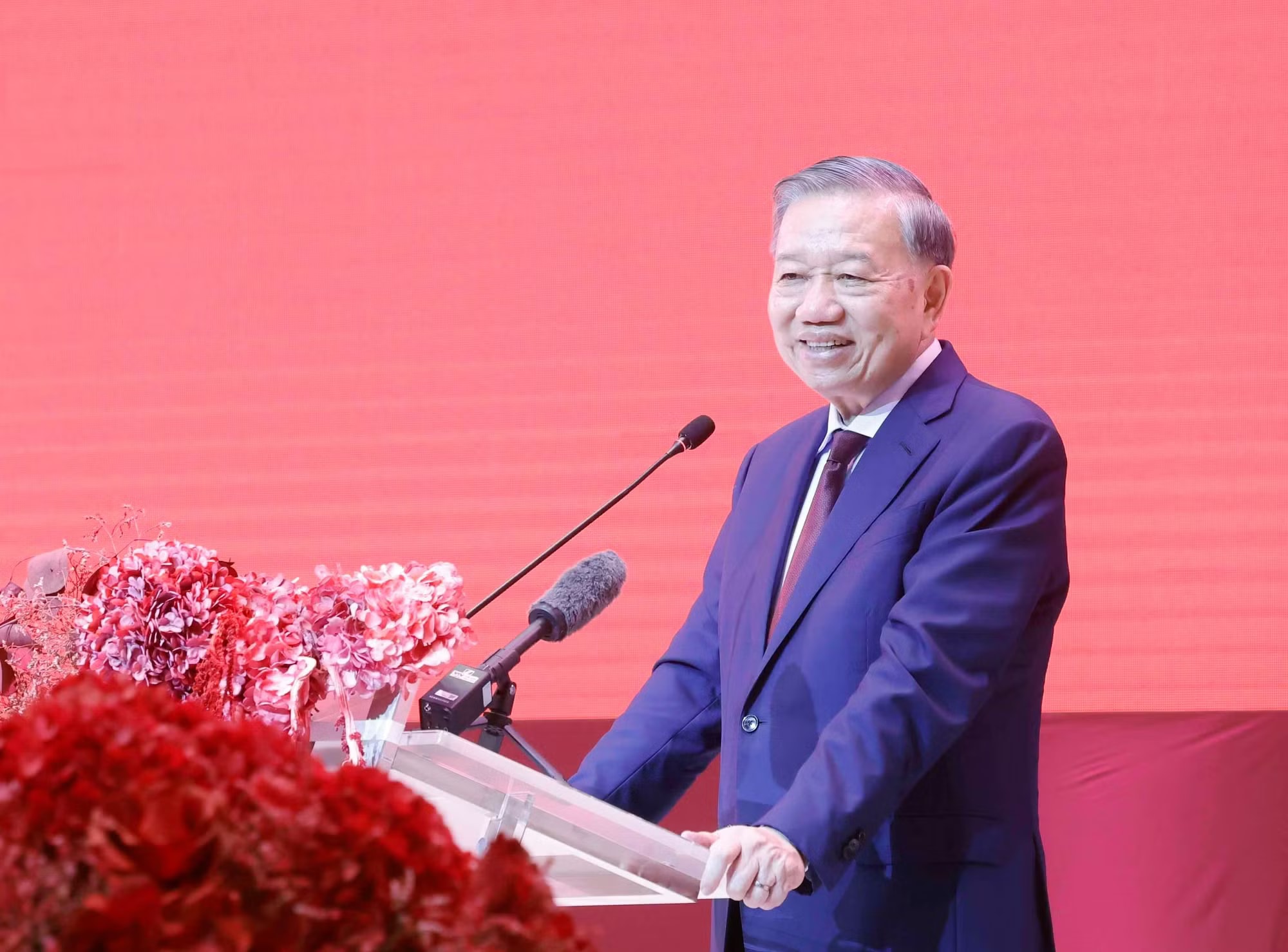 vna-potal-tong-bi-thu-chu-tich-nuoc-to-lam-gap-go-cong-dong-nguoi-viet-nam-tai-thai-lan-8787934.jpg