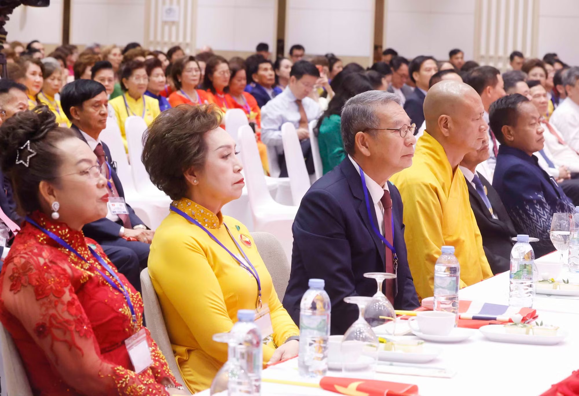 vna-potal-tong-bi-thu-chu-tich-nuoc-to-lam-gap-go-cong-dong-nguoi-viet-nam-tai-thai-lan-8787937.jpg