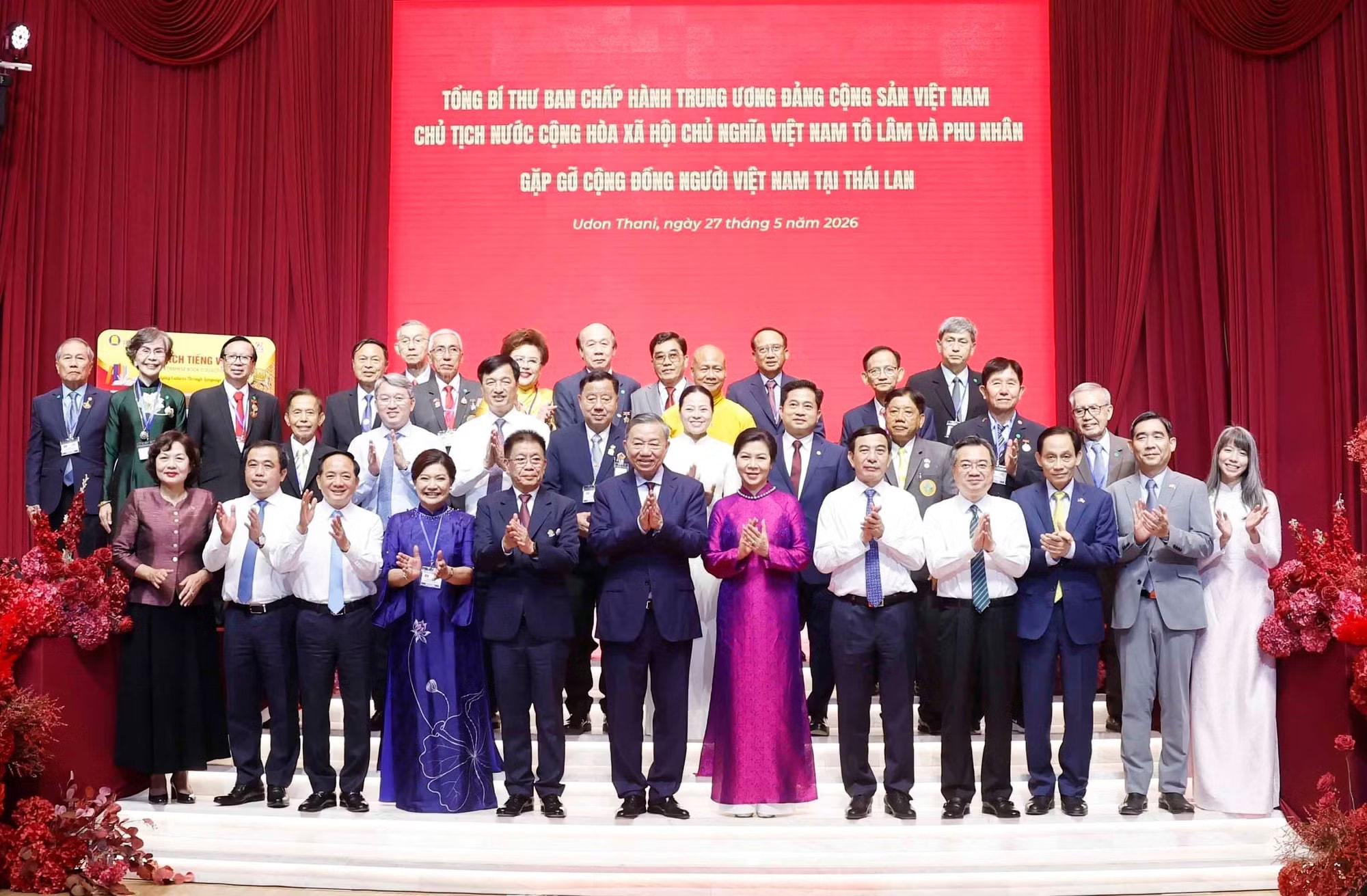vna-potal-tong-bi-thu-chu-tich-nuoc-to-lam-gap-go-cong-dong-nguoi-viet-nam-tai-thai-lan-8787941.jpg